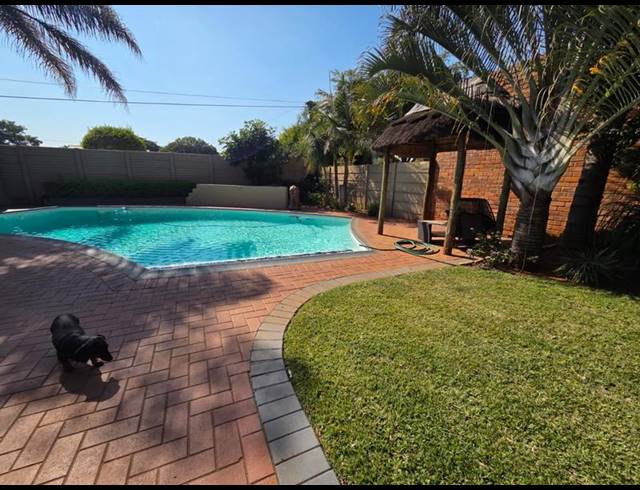 3 BEDROOM HOUSE FOR SALE IN SINOVILLE